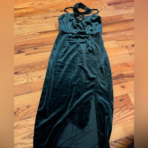 Fashion Nova Dresses & Skirts - Elegant Green Velvet Evening Gown‎